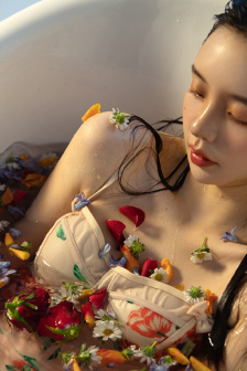 漂亮炮灰